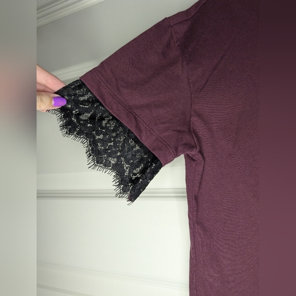 Cold Crush Small Womens T-shirt Burgundy with Black Lace Edges 'Los Angeles' - Picture 6 of 9